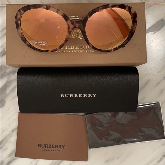 BURBERRY CHECK TEMPLE ARMS MIRRORED ROUND SUNNIES - Picture 3 of 16